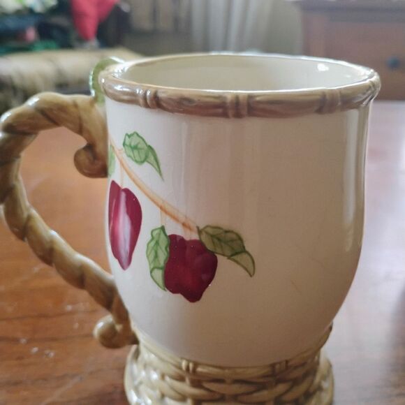 7pc Fruit-Themed Ceramic Tea Set         (1037) - Picture 6 of 8